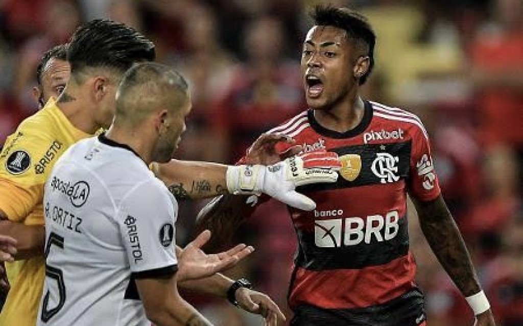 Flamengo é eliminado pelo Olimpia nas oitavas da Libertadores > No Ataque